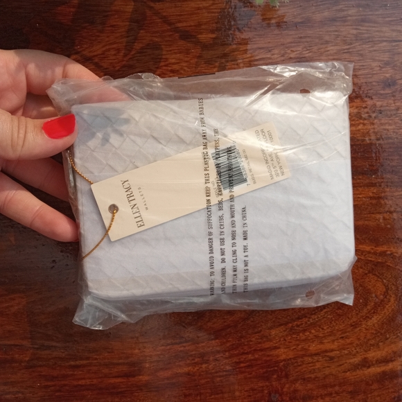 Basketweave Original Ellen Tracy NWT Wallet - Picture 7 of 17